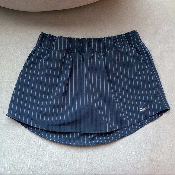 Alo Yoga Pinstripe Daylight Mini Skirt Navy/Ivory S - Picture 4 of 9